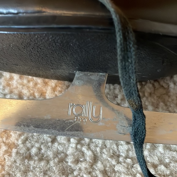 Rally Pro Figure skates - Men’s size 9 - Picture 4 of 9